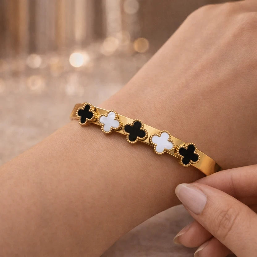 Black and White Clover Bracelet - Anti Tarnish