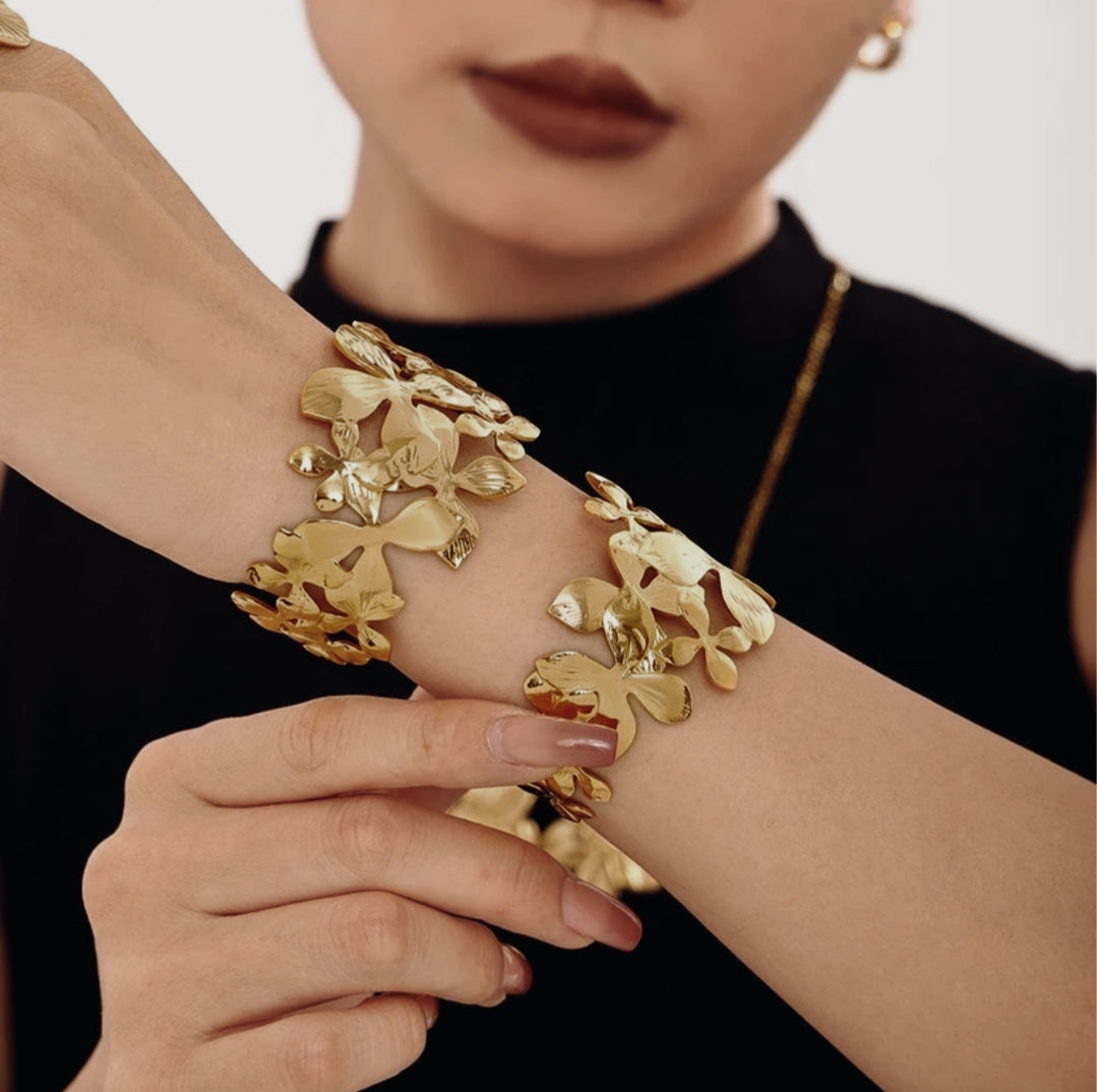 Golden Textured Flower Broad Bracelet